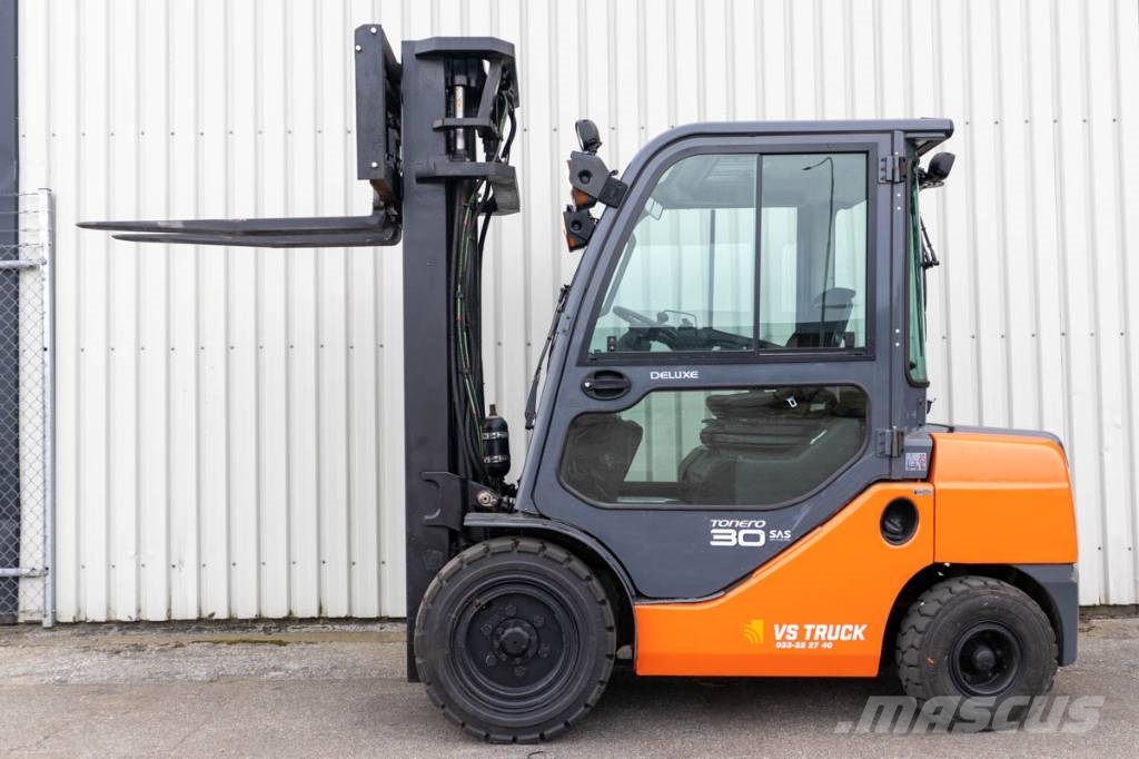 Toyota 02-8FDF30 Dieseltruck m rejäl lyfthöjd om 5500mm Дизельные погрузчики