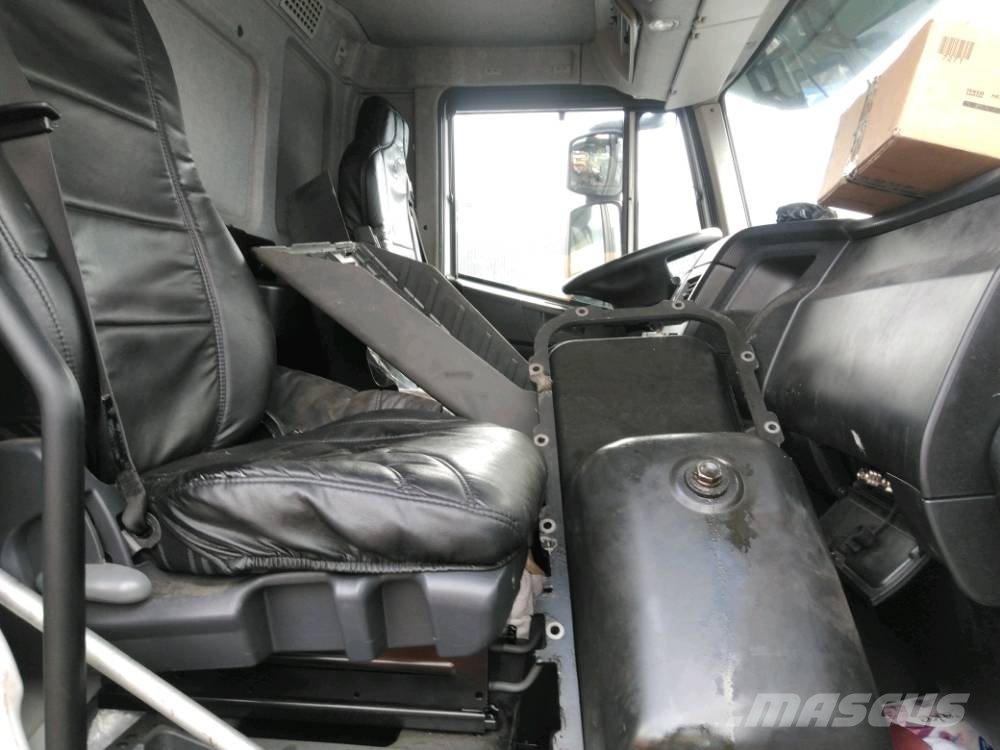 Iveco Stralis-270 Sunkvežimiai su dengtu kėbulu
