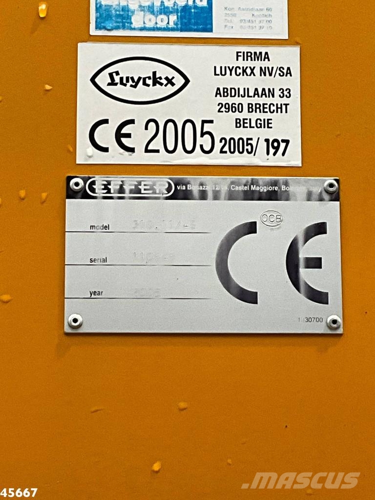 Scania T 93 4x2 Kipper met 31 Tonmeter laadkraan (bj 2005 Sora- ja kippiautot