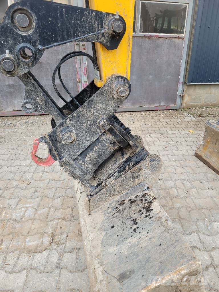 JCB 86 C-2 حفارات وسط 7 طن - 12 طن