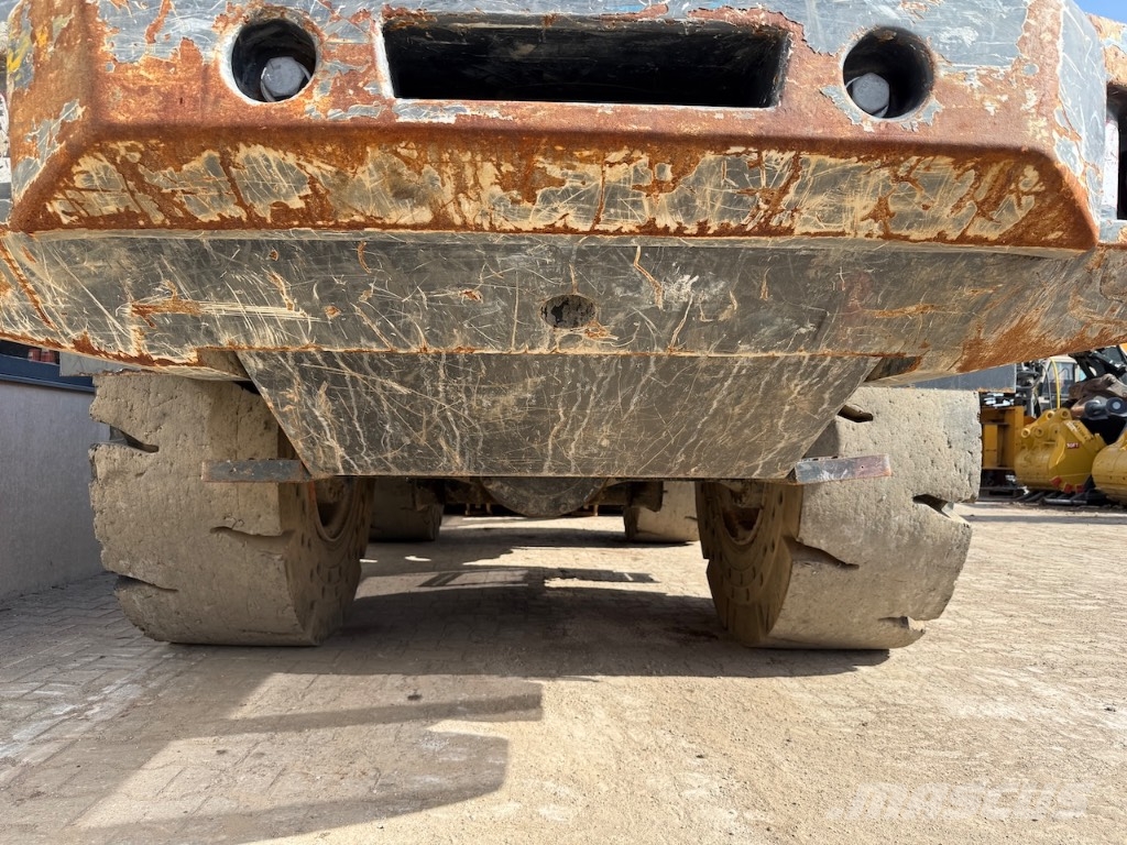 Doosan DL 280-7 - DL 280 - Solid tyres - full rubber 320 Utovarivači na kotačima