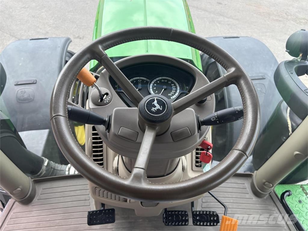 John Deere 6250R - Steckachse, CommandPRO Traktorji