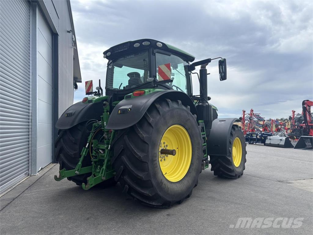 John Deere 6250R - Steckachse, CommandPRO Traktorji