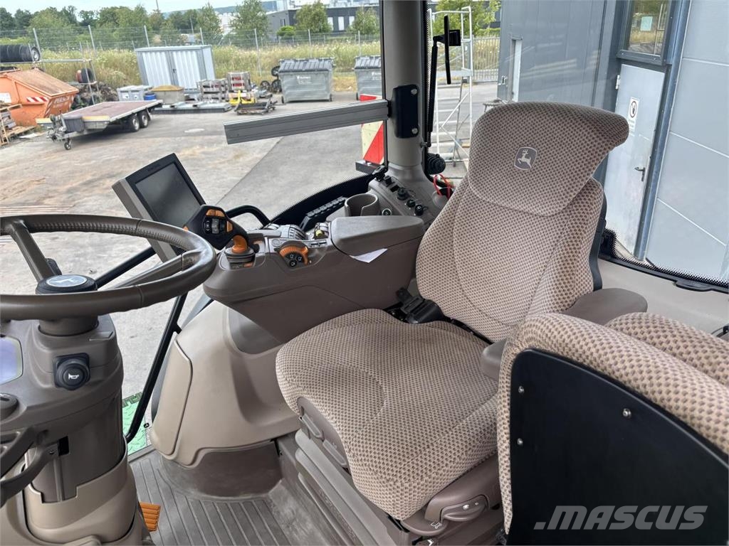 John Deere 6250R - Steckachse, CommandPRO Traktorji