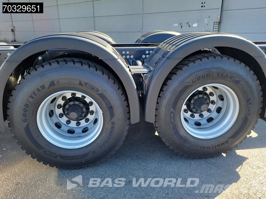 Scania P370 8X4 NEW 8x4 chassis Semi Automatic Euro 6 Шасі з кабіною