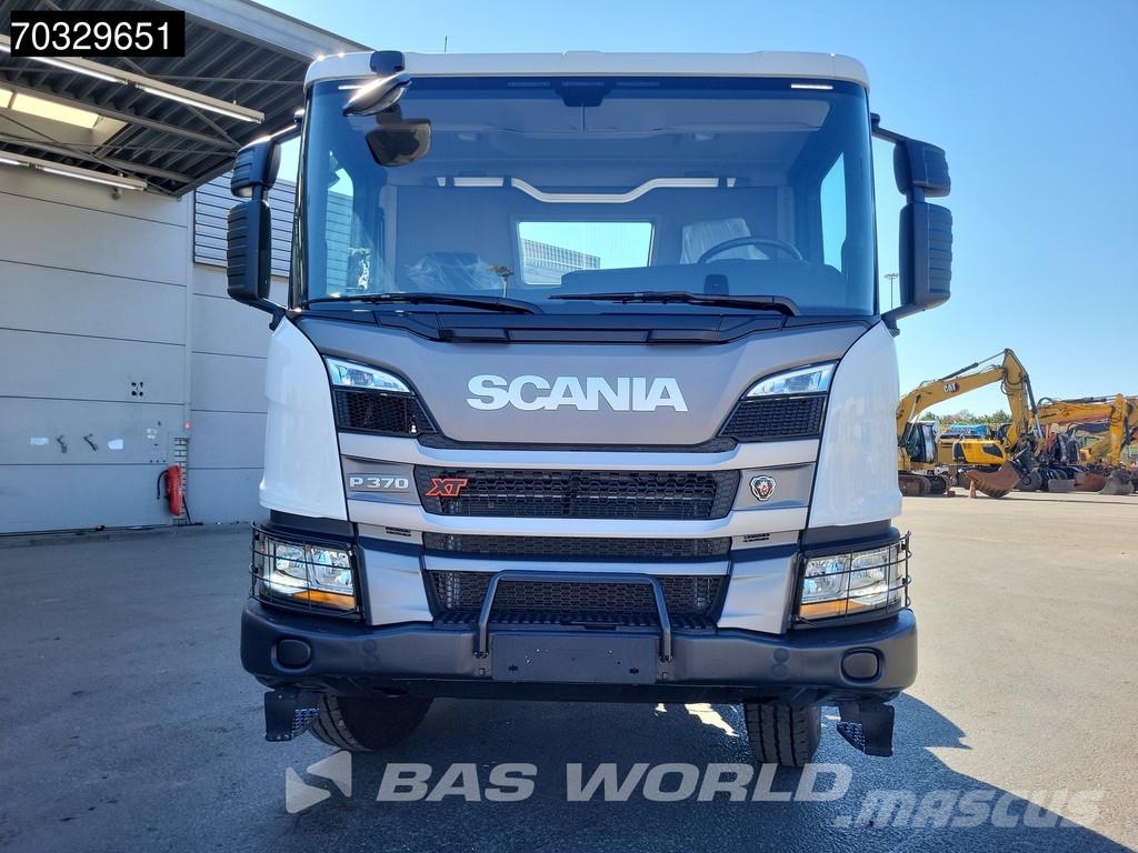Scania P370 8X4 NEW 8x4 chassis Semi Automatic Euro 6 Шасі з кабіною