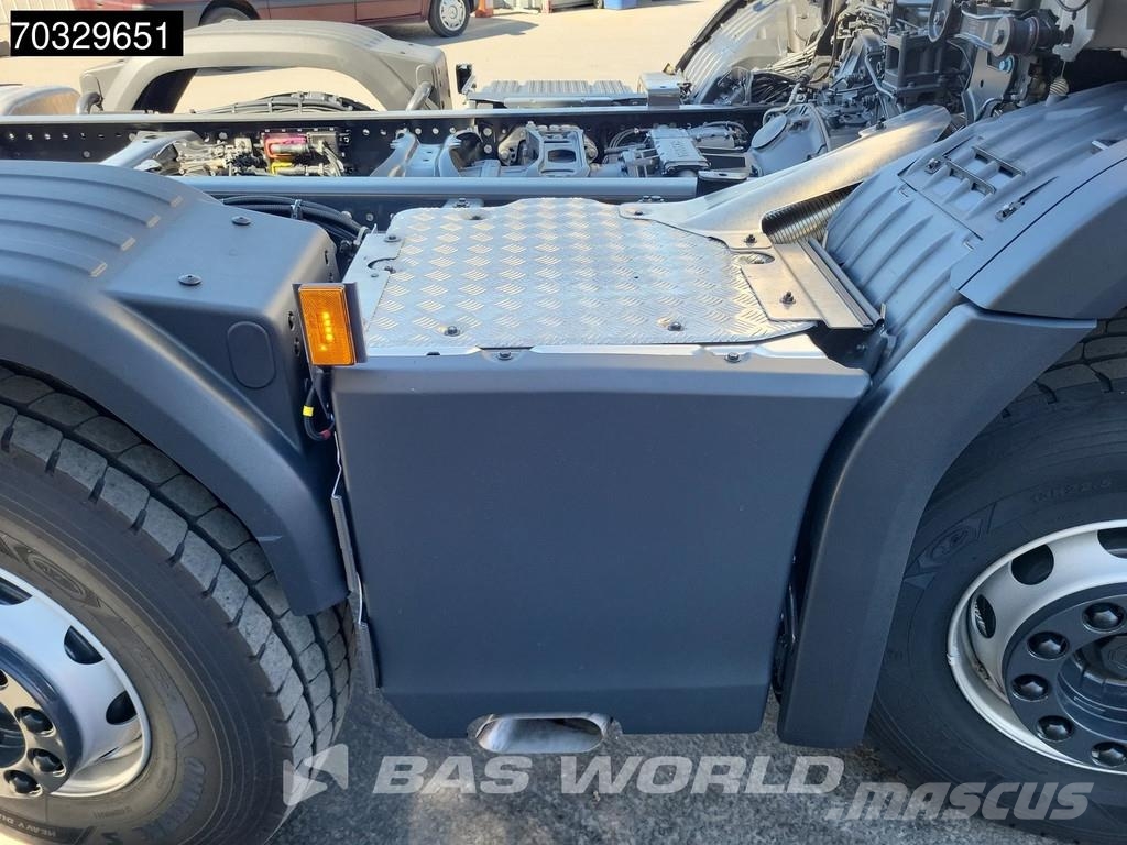 Scania P370 8X4 NEW 8x4 chassis Semi Automatic Euro 6 Шасі з кабіною