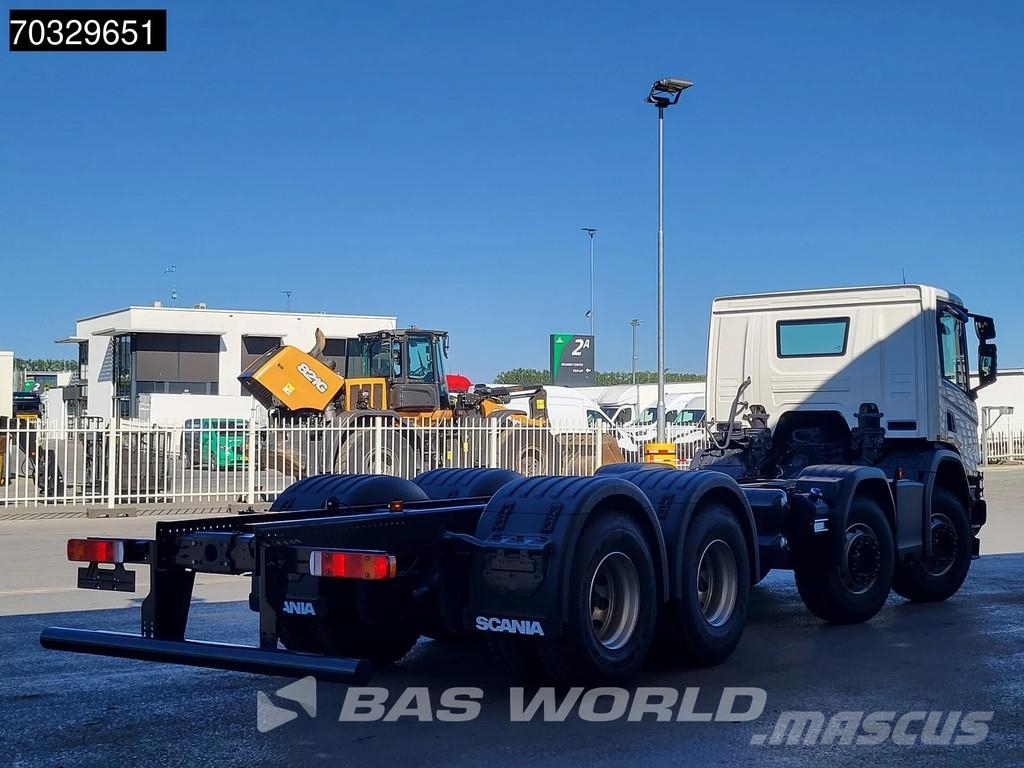 Scania P370 8X4 NEW 8x4 chassis Semi Automatic Euro 6 Шасі з кабіною