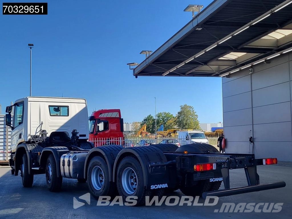 Scania P370 8X4 NEW 8x4 chassis Semi Automatic Euro 6 Шасі з кабіною