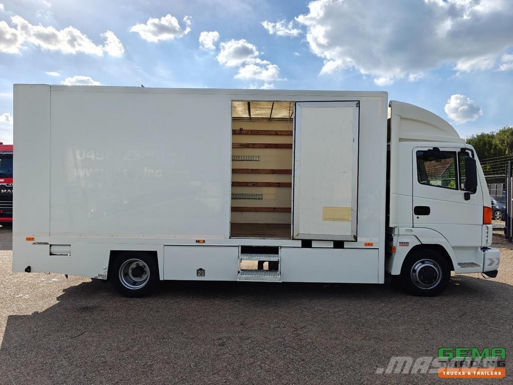 Nissan Atleon 4x2 Day Cab Euro5 - 8T - Boxed Body 5.3M + Skapbiler
