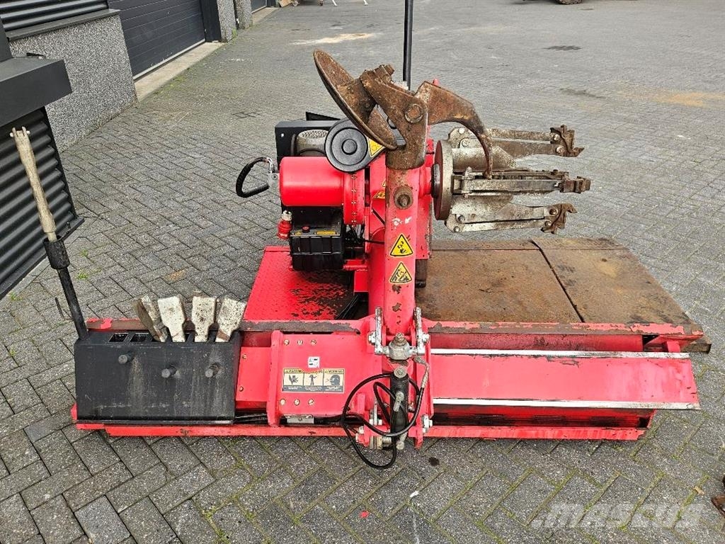 Tongguang T980 - Truck tyre changer/Bandendemontee Kiti kelių tiesimo įrengimai