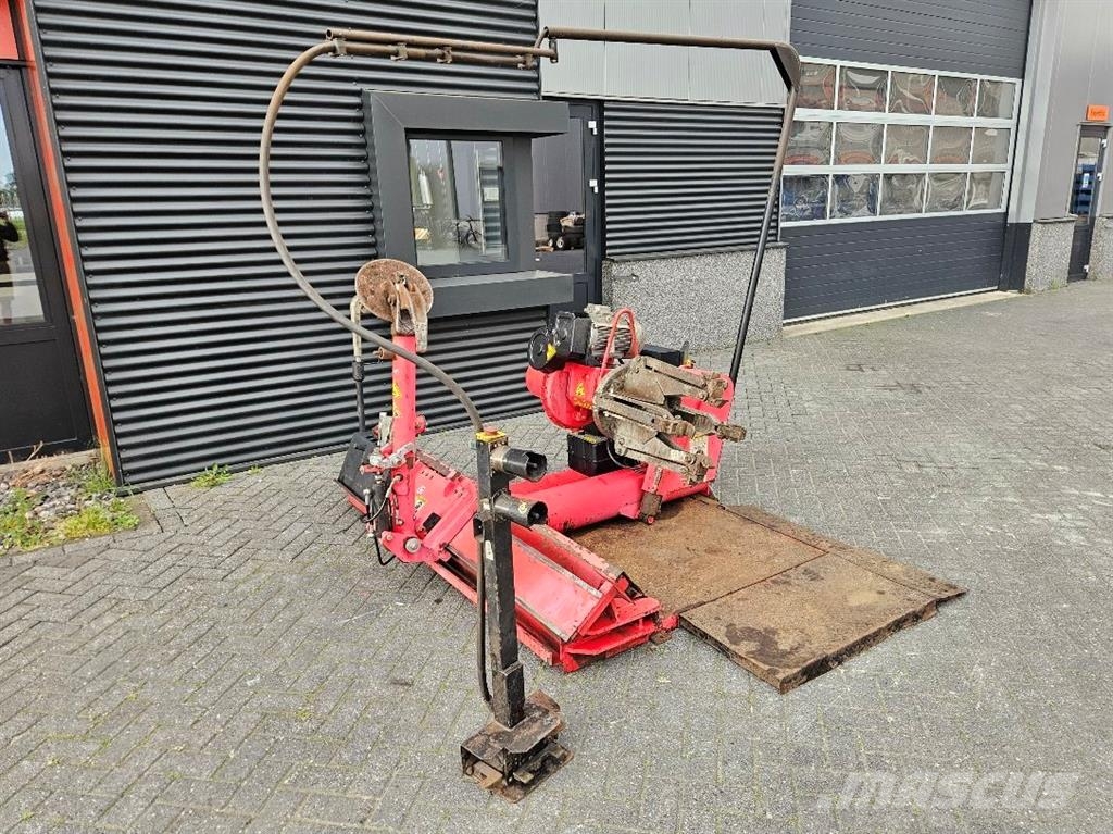 Tongguang T980 - Truck tyre changer/Bandendemontee Kiti kelių tiesimo įrengimai