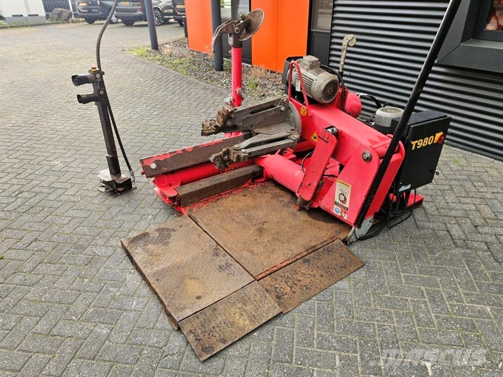 Tongguang T980 - Truck tyre changer/Bandendemontee Kiti kelių tiesimo įrengimai
