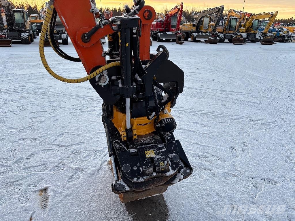 Hitachi ZX 85 US / Engcon, 600mm telat, 3 kauhaa Midikaivukoneet 7t - 12t