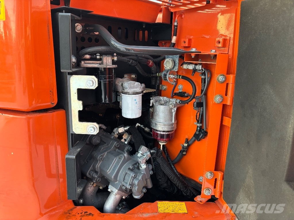 Hitachi ZX 85 US / Engcon, 600mm telat, 3 kauhaa Midikaivukoneet 7t - 12t
