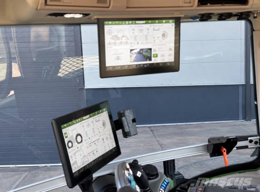 Fendt 832 Vario Gen5 Tractors
