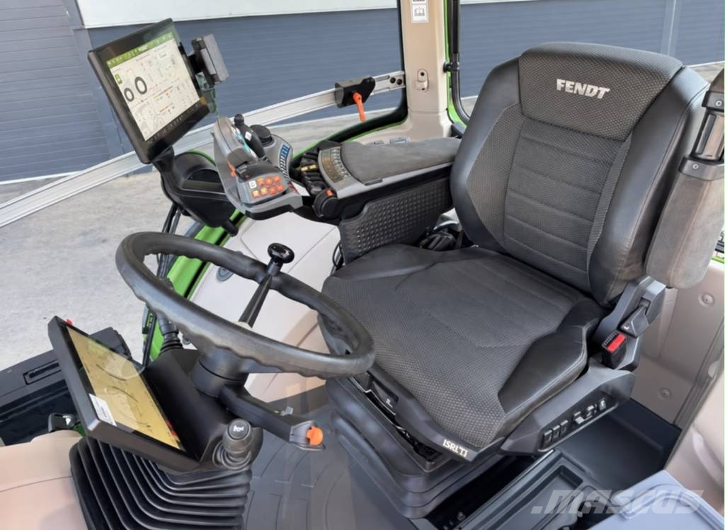 Fendt 832 Vario Gen5 Tractors