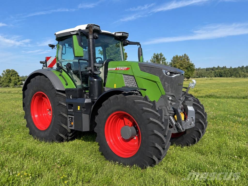 Fendt 832 Vario Gen5 Tractors