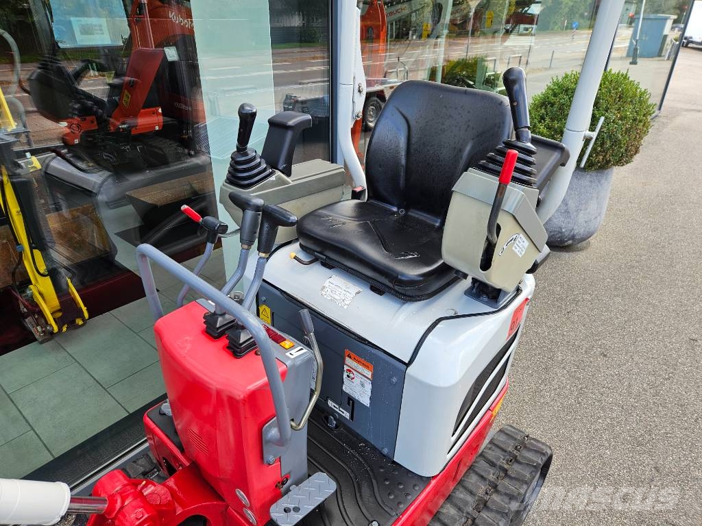 Takeuchi TB 210 R Mini bagri <7t