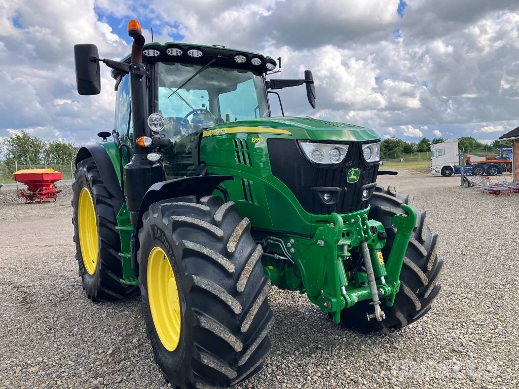 John Deere 6155 R Tractoren
