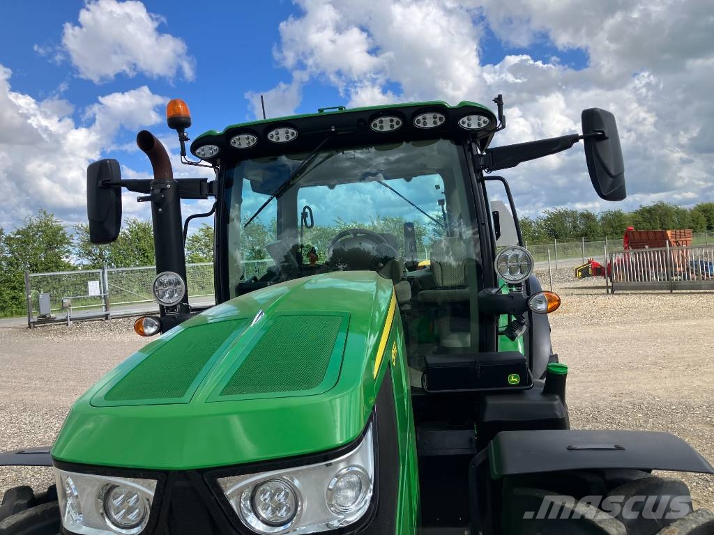John Deere 6155 R Tractoren