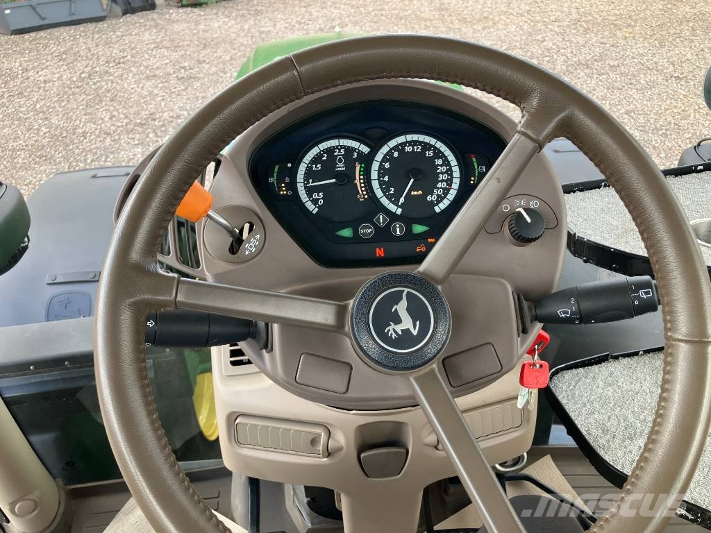John Deere 6155 R Tractoren