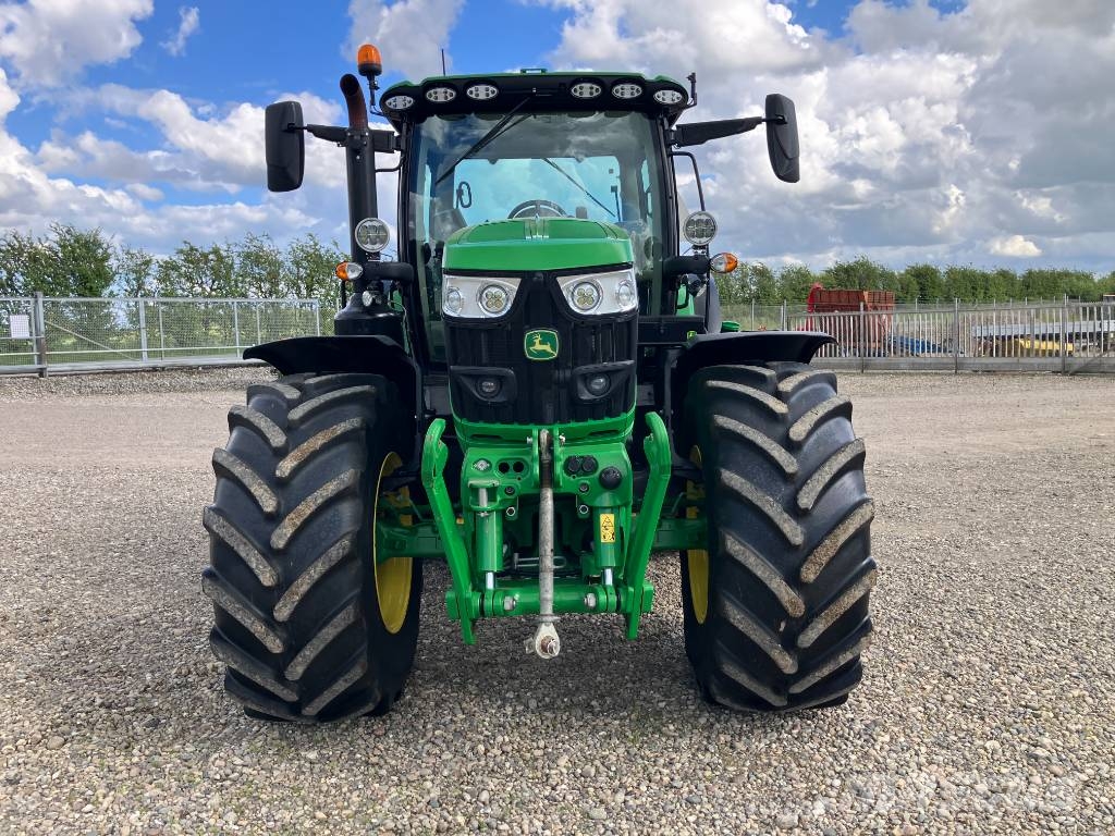 John Deere 6155 R Tractoren