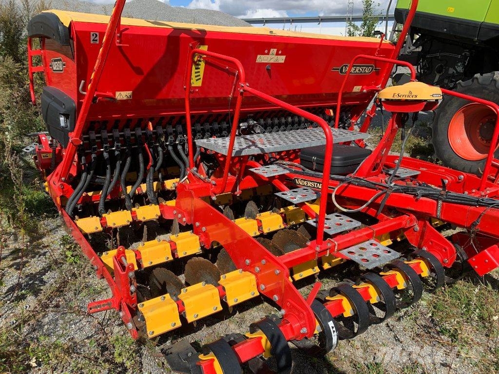 Väderstad Rapid RD 400C مثاقيب مدمجة