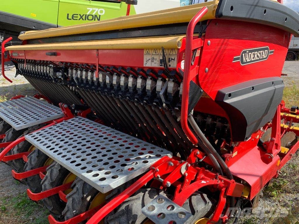 Väderstad Rapid RD 400C مثاقيب مدمجة