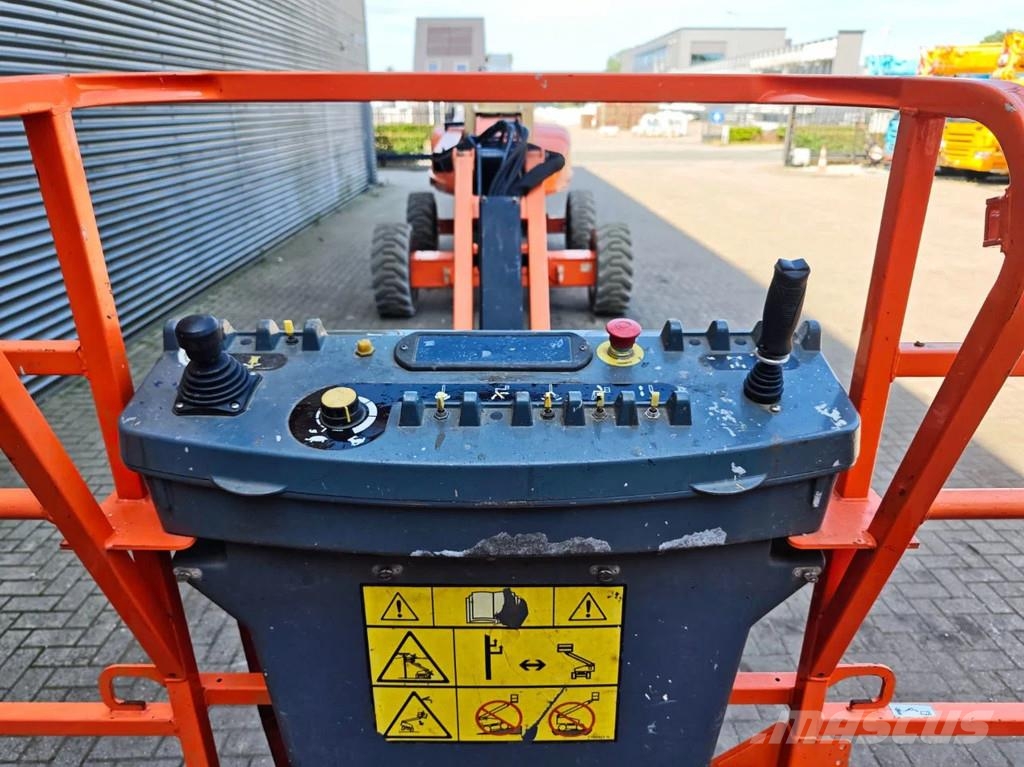 JLG E600 JP ブームリフト　屈伸型