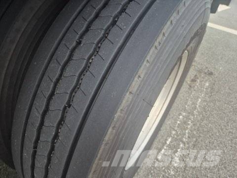 Scania G410LB6X4 Dobozos teherautók