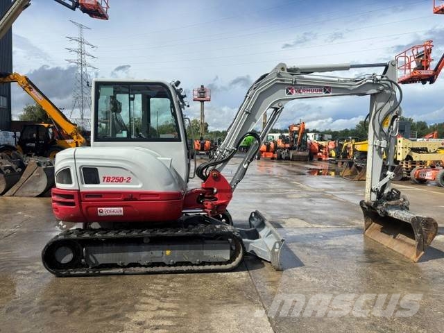 Takeuchi TB 250 Minigraafmachines < 7t