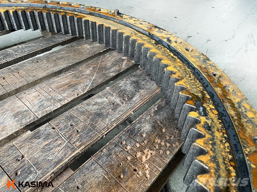 Komatsu PW 160-7 Slewing Ring Menjalnik