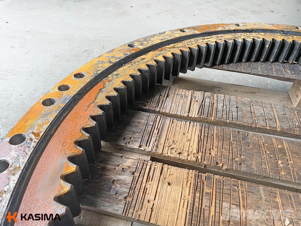 Komatsu PW 160-7 Slewing Ring Menjalnik