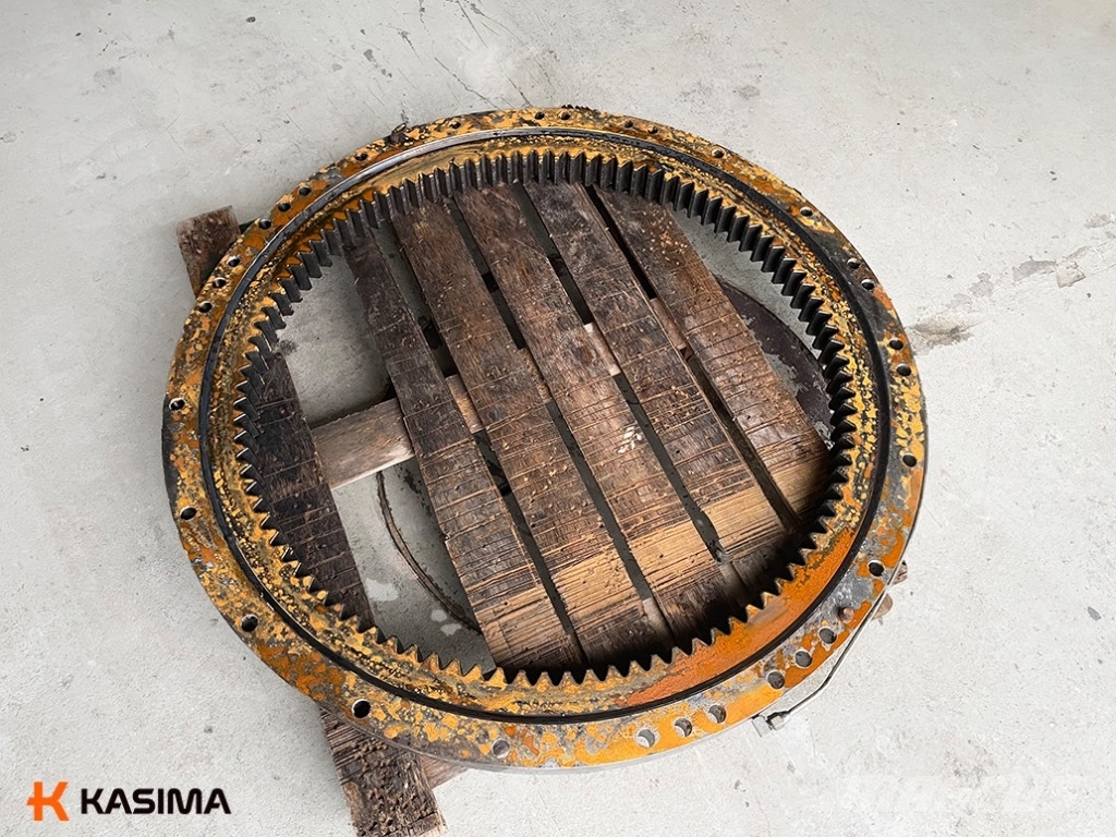 Komatsu PW 160-7 Slewing Ring Menjalnik
