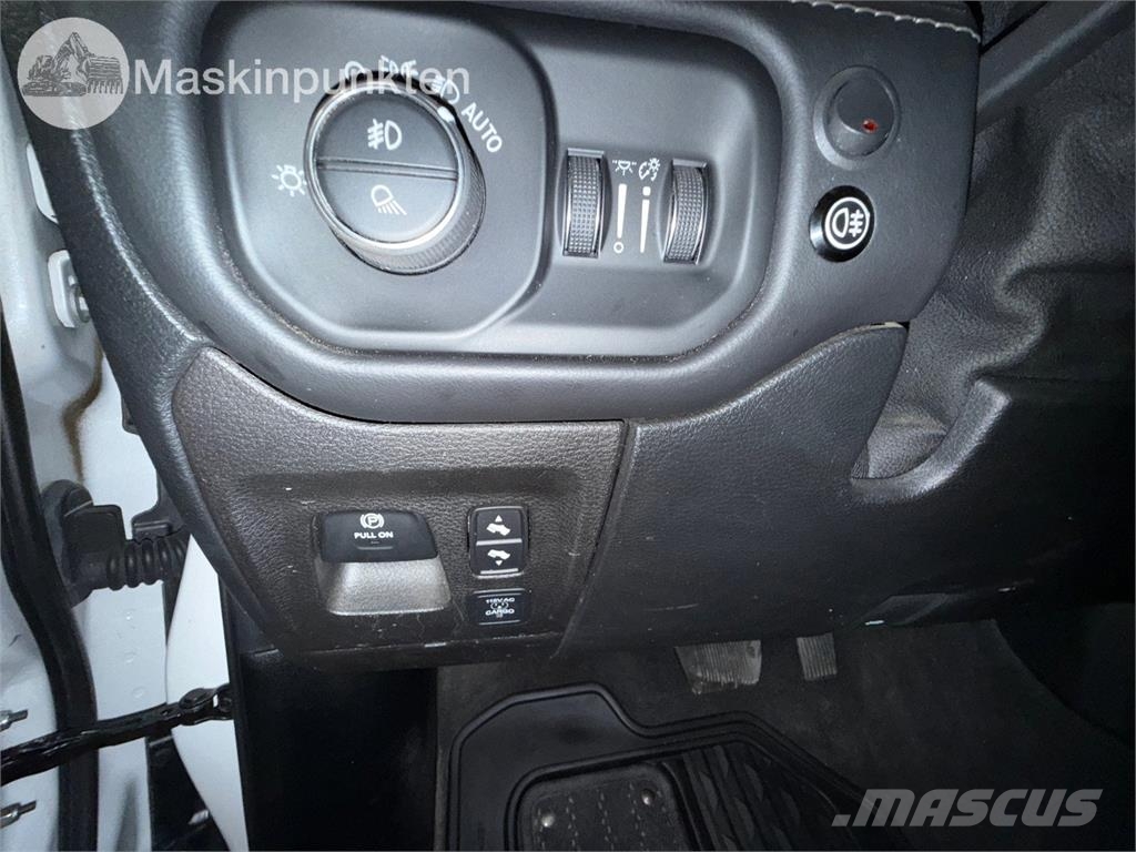 RAM 1500 Crew Cab Madelkaubikud
