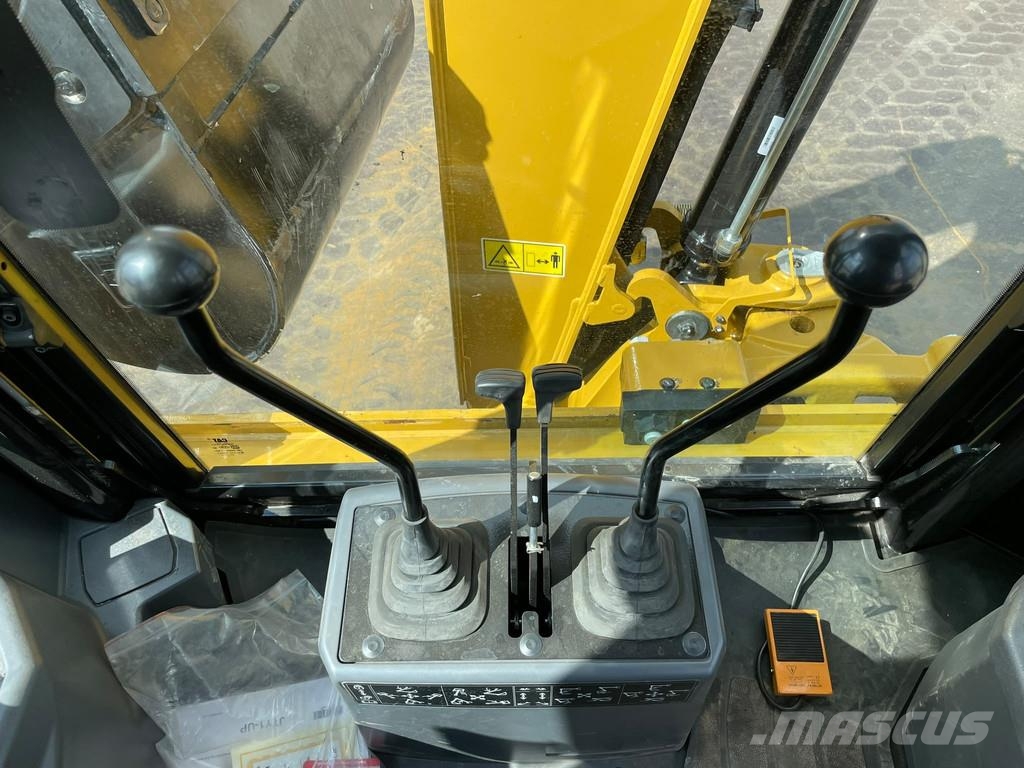 CAT 424 Retrocargadoras