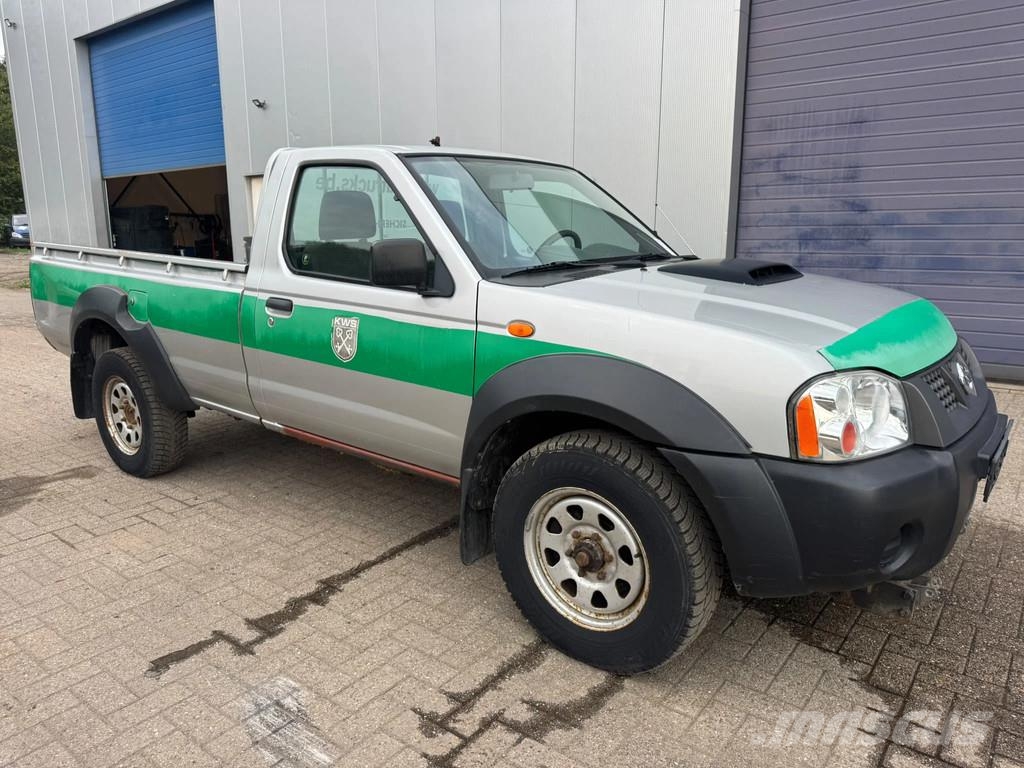 Nissan Pickup **NP300-4X4** Cross-country vehicles