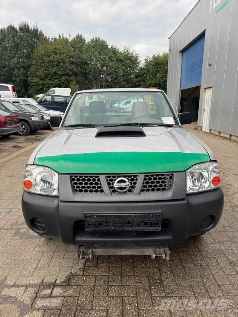 Nissan Pickup **NP300-4X4** Cross-country vehicles
