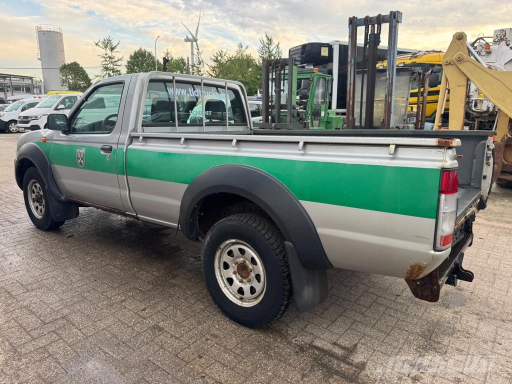 Nissan Pickup **NP300-4X4** Cross-country vehicles