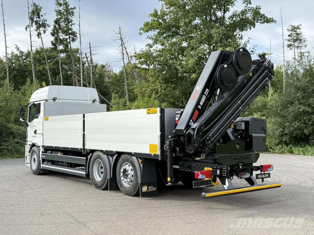 MAN TGS 26.520 MAN TGS 26.520 LL 6x2 Hiab 228-6 Kran Allterrängkranar