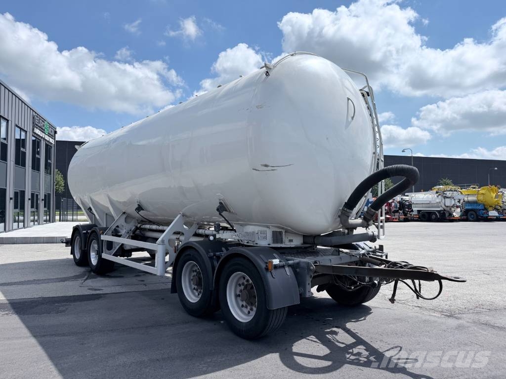  HMK Bilcon 30 t. 4 akslet 42 m3 Silo tank 6 rum Tanker trailers