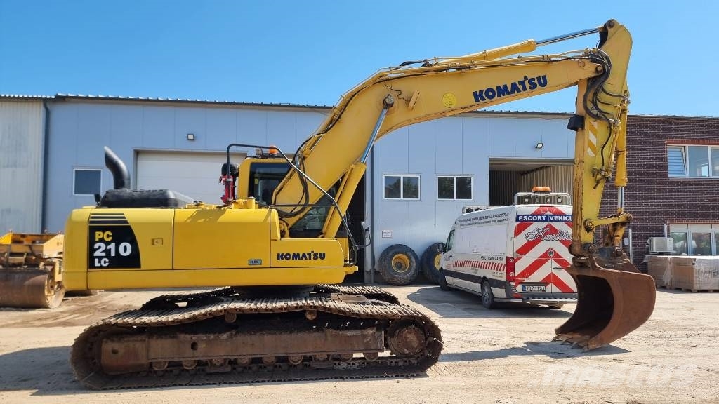 Komatsu PC 210 LC-8 حفارات زحافة