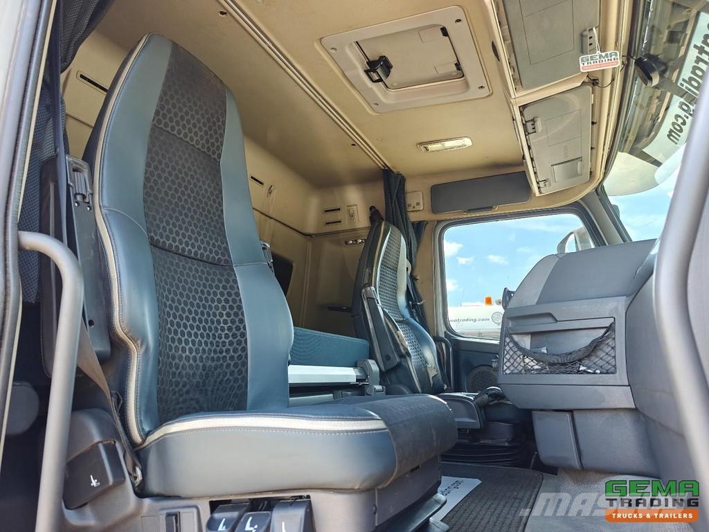 Volvo FH500 8x4/4 Sleeper Cab Euro5 - Hiab 26T Hook Arm Camiones elevadores de gancho