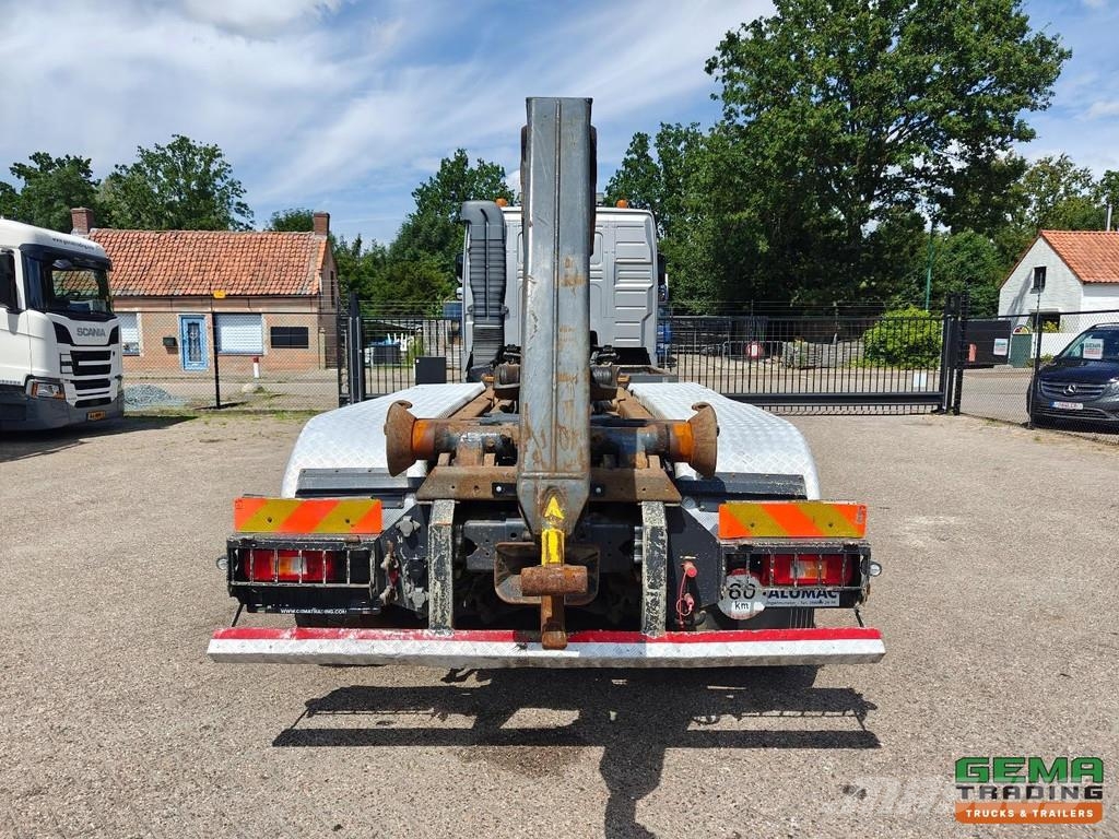 Volvo FH500 8x4/4 Sleeper Cab Euro5 - Hiab 26T Hook Arm Camiones elevadores de gancho