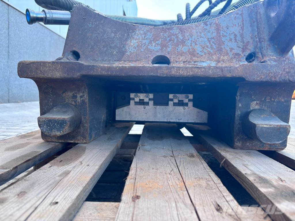 OilQuick OQ80 quickcoupler Quick connectors