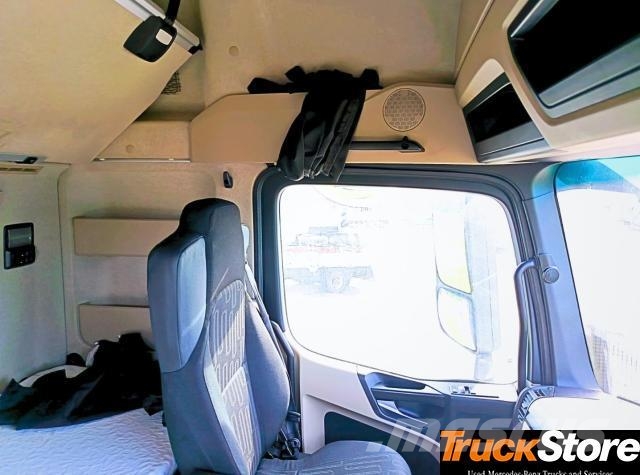 Fuso Actros ACTROS 2645LS/33PURE Trekkers
