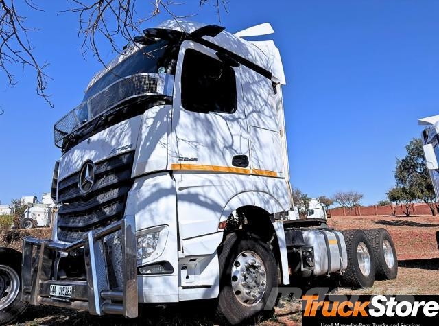 Fuso Actros ACTROS 2645LS/33 RE Τράκτορες