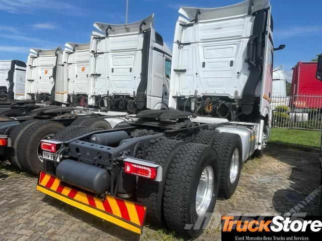 Fuso Actros ACTROS 2645LS/33 RE Τράκτορες