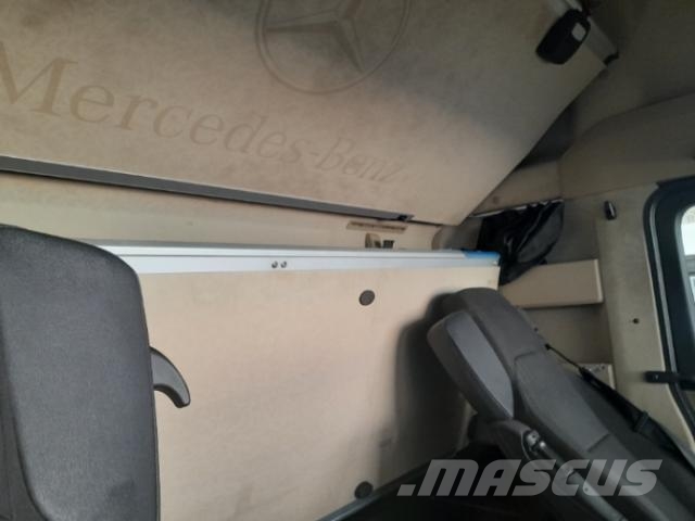 Fuso Actros ACTROS 2645LS/33 STD Tractor Units